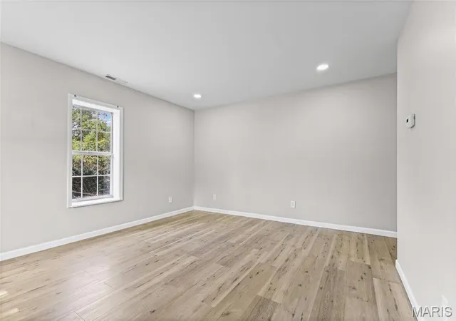 Photo 3 of Single family home for sale at 506 Cedar St, De Soto, MO 63020 | MLS# MIS26058201 | Listing updated on 2026-10-02