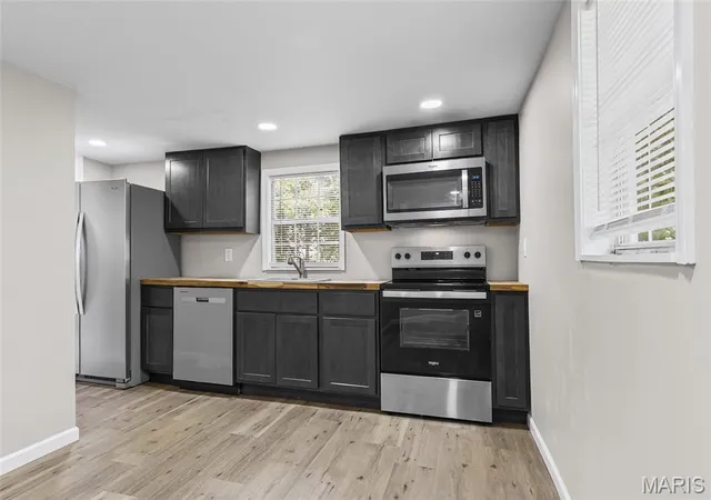 Photo 4 of Single family home for sale at 506 Cedar St, De Soto, MO 63020 | MLS# MIS26058201 | Listing updated on 2026-10-02