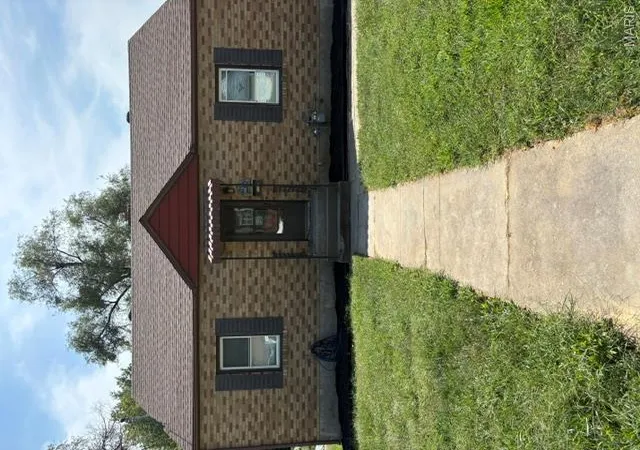 Photo 3 of Single family home for sale at 3615 Horn Ave, Alton, IL 62002 | MLS# MIS26058203 | Listing updated on 2026-09-29