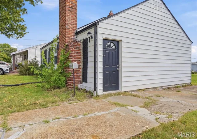 Photo 2 of Single family home for sale at 8114 Waddell Ave, Saint Louis, MO 63125 | MLS# MIS26058204 | Listing updated on 2026-09-24