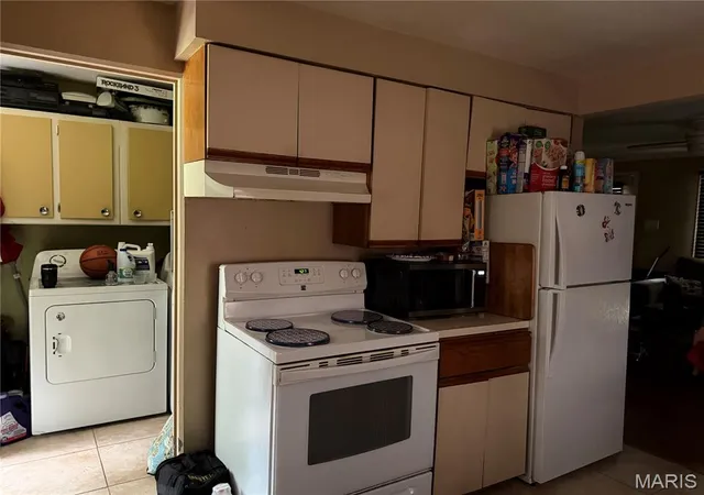 Photo 3 of Single family home for sale at 805 N 17th Street, Belleville, IL 62226 | MLS# MIS26058212 | Listing updated on 2026-09-15