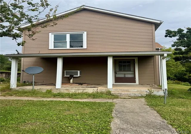 Single family home for sale at 828 Bird St, Hannibal, MO 63401 | MLS# MIS26058216
