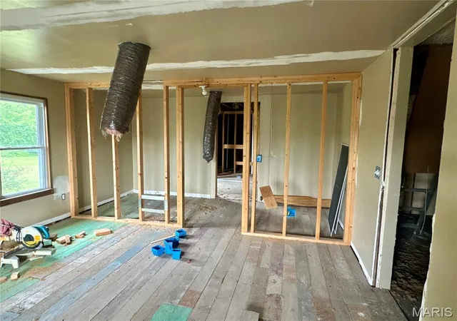 Photo 3 of Single family home for sale at 828 Bird St, Hannibal, MO 63401 | MLS# MIS26058216 | Listing updated on 2026-10-09