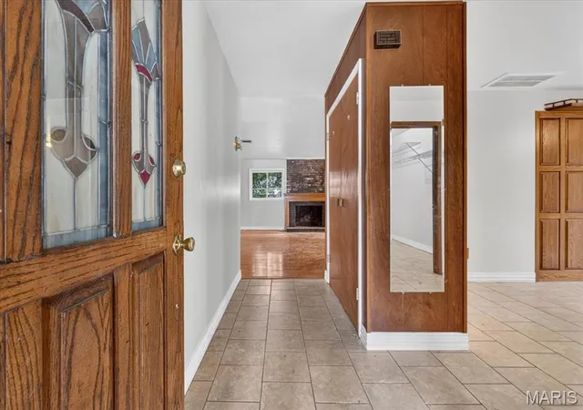 Photo 3 of Single family home for sale at 740 Wilshire Dr, Florissant, MO 63033 | MLS# MIS26058229 | Listing updated on 2026-09-29