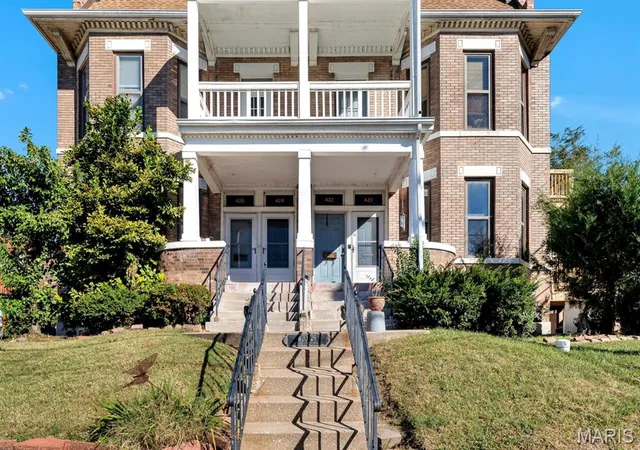 Photo 1 of Condo for sale at 420 Lake Ave #1, Saint Louis, MO 63108 | MLS# MIS26058237 | Listing updated on 2026-10-10