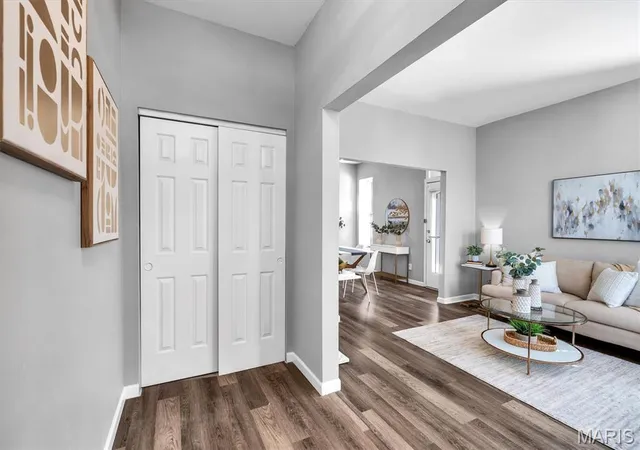 Photo 3 of Condo for sale at 420 Lake Ave #1, Saint Louis, MO 63108 | MLS# MIS26058237 | Listing updated on 2026-10-10
