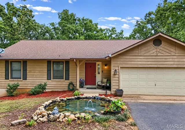 Photo 3 of Single family home for sale at 8431 Fawn Hl Ln, House Springs, MO 63051 | MLS# MIS26058251 | Listing updated on 2026-10-06