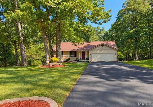 Photo 3 of Single family home for sale at 8431 Fawn Hl Ln, House Springs, MO 63051 | MLS# MIS26058251 | Listing updated on 2026-10-12