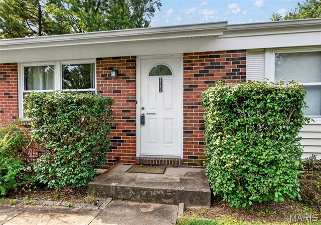 Photo 3 of Single family home for sale at 3405 Ipswich Ln, Saint Charles, MO 63301 | MLS# MIS26058252 | Listing updated on 2026-09-18