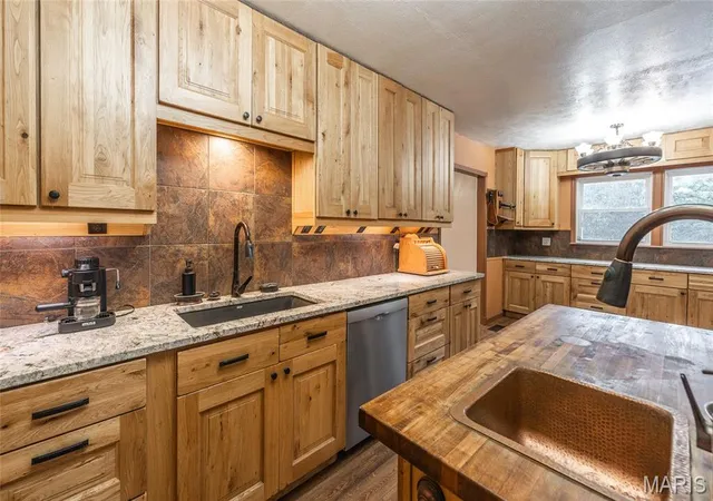 Photo 2 of Single family home for sale at 807 County Rd 6410, Salem, MO 65560 | MLS# MIS26058253 | Listing updated on 2026-09-22