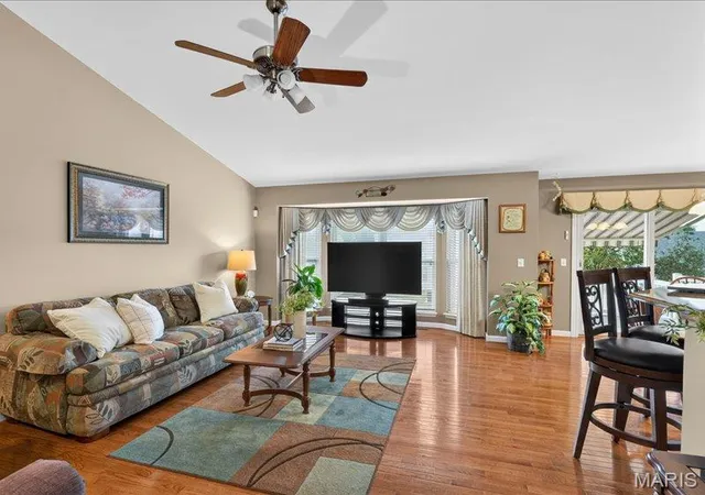 Photo 4 of House for sale at 6025 Glennaire Dr, Saint Louis, MO 63129 | MLS# MIS26058258 | Listing updated on 2026-09-19