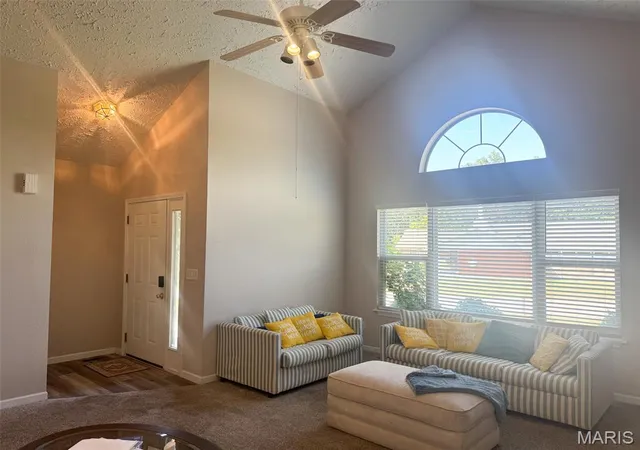 Photo 2 of Single family home for sale at 31 Sunset Dr, Camdenton, MO 65020 | MLS# MIS26058259 | Listing updated on 2026-09-29