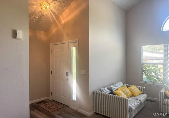 Photo 3 of Single family home for sale at 31 Sunset Dr, Camdenton, MO 65020 | MLS# MIS26058259 | Listing updated on 2026-09-29