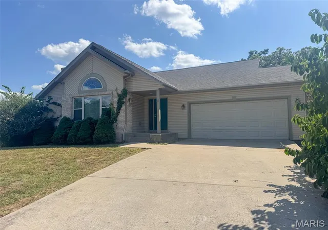 Photo 41 of Single family home for sale at 31 Sunset Dr, Camdenton, MO 65020 | MLS# MIS26058259 | Listing updated on 2026-10-20