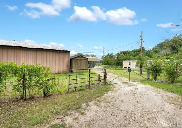 Photo 4 of Sale Pending at 6764 Brinley Rd, Dittmer, MO 63023 | MLS# MIS26058263 | Listing updated on 2026-09-19