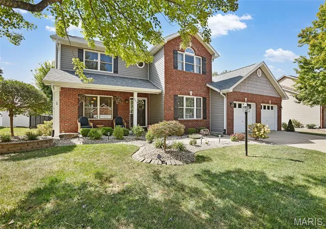 Photo 2 of Single family home for sale at 2511 Hunters Ridge, Edwardsville, IL 62025 | MLS# MIS26058272 | Listing updated on 2026-09-14