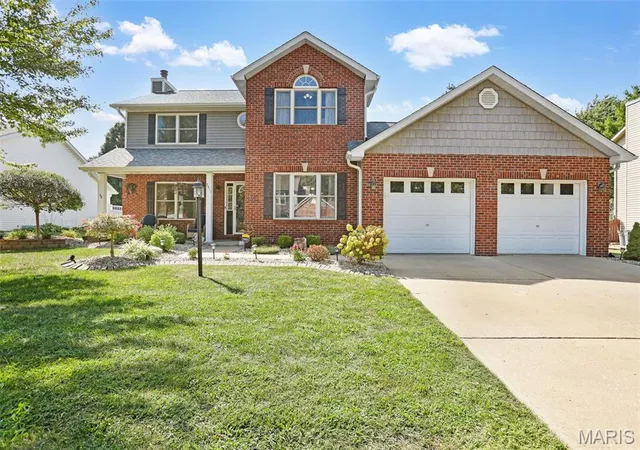 Photo 3 of Single family home for sale at 2511 Hunters Ridge, Edwardsville, IL 62025 | MLS# MIS26058272 | Listing updated on 2026-09-14
