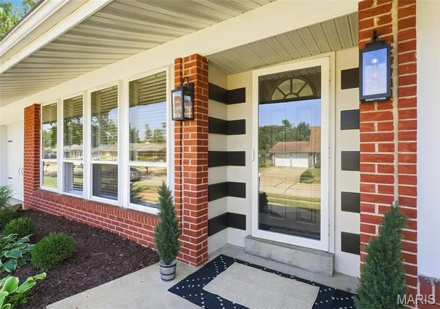 Photo 2 of Single family home for sale at 2830 Flintwood Dr, Saint Louis, MO 63129 | MLS# MIS26058273 | Listing updated on 2026-09-22