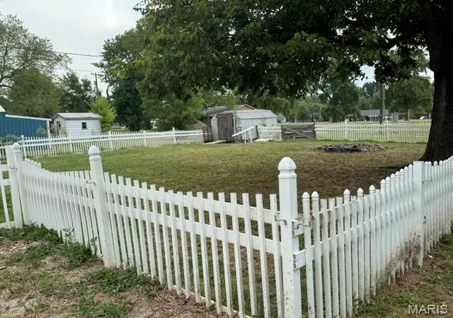 Photo 3 of Single family home for sale at 106 S Prospect St, Coffeen, IL 62017 | MLS# MIS26058281 | Listing updated on 2026-10-20