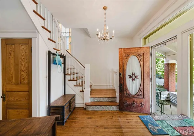 Photo 3 of Single family home for sale at 904 Dover Pl, Saint Louis, MO 63111 | MLS# MIS26058285 | Listing updated on 2026-09-14