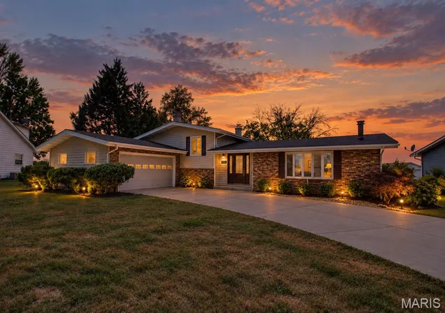 Photo 2 of Single family home for sale at 24535 Us Hwy 67, Jerseyville, IL 62052 | MLS# MIS26058292 | Listing updated on 2026-09-15