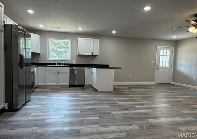 Photo 3 of Single family home for sale at 1627 Amy Dr, Lebanon, MO 65536 | MLS# MIS26058301 | Listing updated on 2026-09-20