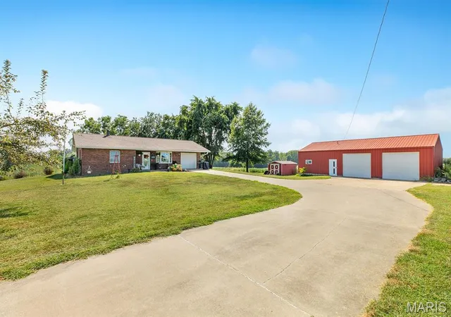 Photo 1 of Sale Pending at 22487 Grange Hall Rd, Jerseyville, IL 62052 | MLS# MIS26058305 | Listing updated on 2026-09-14