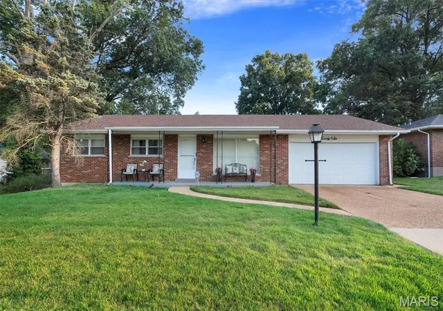 Photo 1 of Sale Pending at 2006 Northaire Ln, Saint Louis, MO 63138 | MLS# MIS26058308 | Listing updated on 2026-09-15