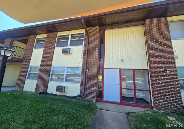 Photo 1 of Sale Pending at 7445 Hazelcrest Dr #G, Hazelwood, MO 63042 | MLS# MIS26058313 | Listing updated on 2026-10-06