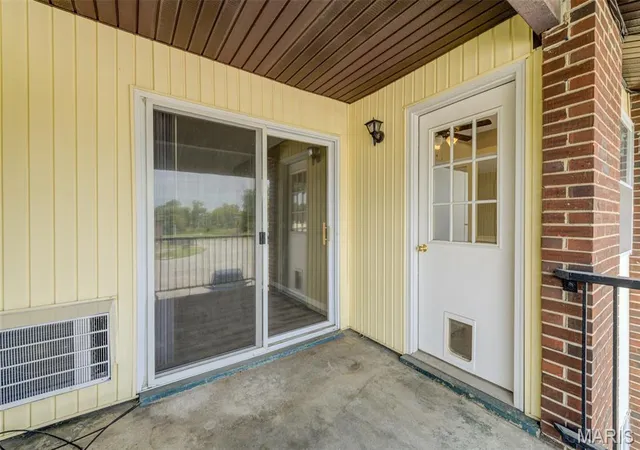 Photo 4 of Sale Pending at 7445 Hazelcrest Dr #G, Hazelwood, MO 63042 | MLS# MIS26058313 | Listing updated on 2026-10-06