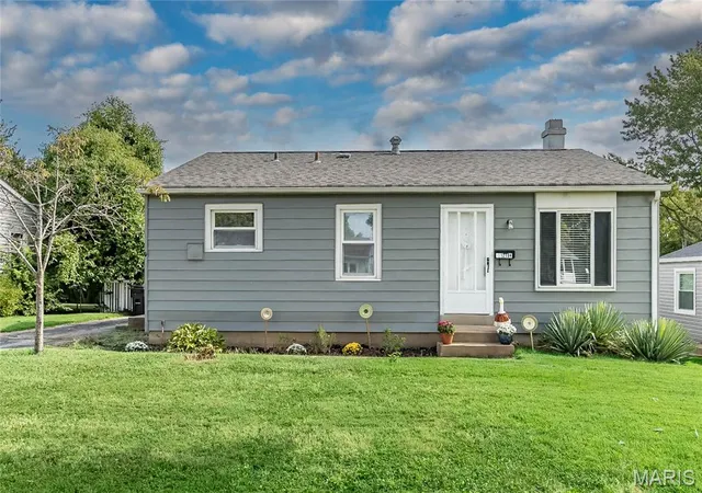 Photo 2 of Single family home for sale at 12104 Fleetwood Pl, Maryland Heights, MO 63043 | MLS# MIS26058314 | Listing updated on 2026-09-28