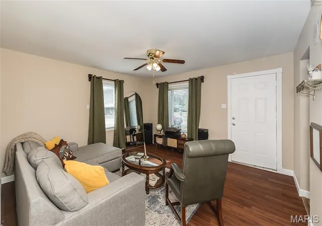 Photo 3 of Sale Pending at 12104 Fleetwood Pl, Maryland Heights, MO 63043 | MLS# MIS26058314 | Listing updated on 2026-10-08