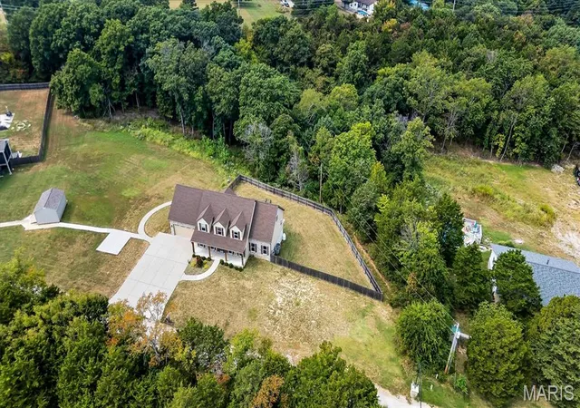 Photo 3 of Single family home for sale at 3002 Sherri Ln, Imperial, MO 63052 | MLS# MIS26058321 | Listing updated on 2026-09-17