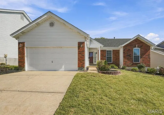 Photo 1 of Single family home for sale at 2116 Riding Spur Dr, Saint Louis, MO 63146 | MLS# MIS26058332 | Listing updated on 2026-10-19