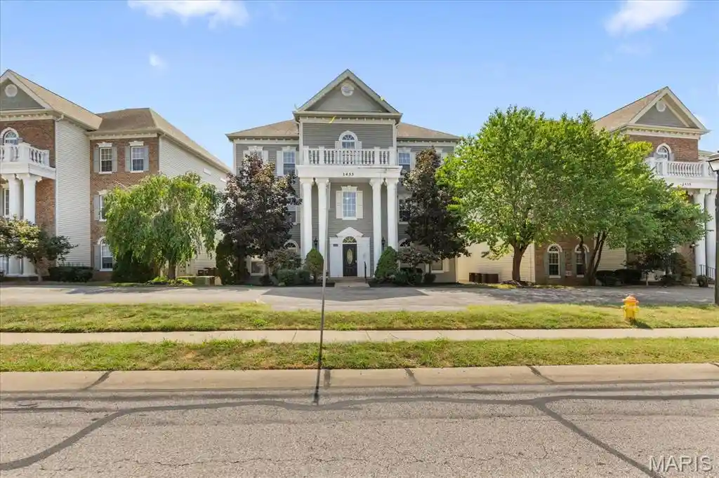 Listing Photo 1 - Condo for sale in 1433 Heritage Lndg located at 1433 Heritage Lndg, St. Charles, MO 63303 - Unit #300