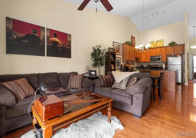 Listing Photo 4 - Condo for sale in building located at 1433 Heritage Lndg, St. Charles, MO 63303 - Unit #300