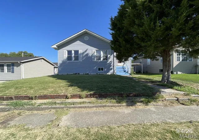 Photo 1 of Sale Pending at 148 W 2nd Street, Roxana, IL 62084 | MLS# MIS26058336 | Listing updated on 2026-09-30