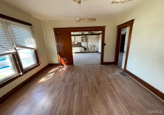 Photo 3 of Sale Pending at 148 W 2nd Street, Roxana, IL 62084 | MLS# MIS26058336 | Listing updated on 2026-09-30