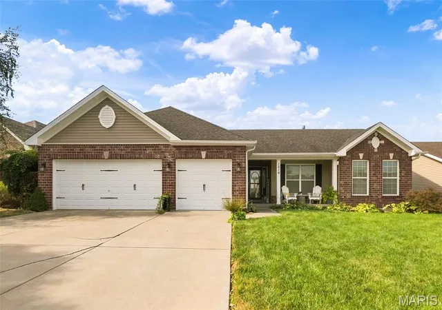 Photo 1 of Single family home for sale at 1516 Wainscott Dr, O Fallon, MO 63366 | MLS# MIS26058342 | Listing updated on 2026-09-14