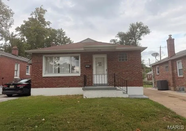 Photo 1 of Single family home for sale at 8309 Orchard Ave, Saint Louis, MO 63132 | MLS# MIS26058347 | Listing updated on 2026-09-23