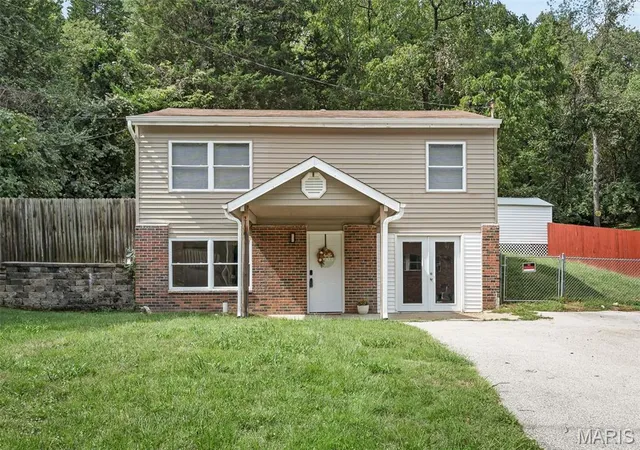 Photo 1 of Single family home for sale at 2119 Linnus Dr, High Ridge, MO 63049 | MLS# MIS26058353 | Listing updated on 2026-09-13