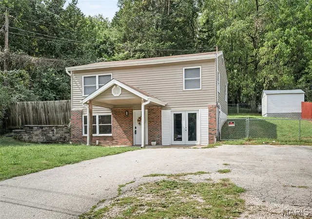 Photo 2 of Single family home for sale at 2119 Linnus Dr, High Ridge, MO 63049 | MLS# MIS26058353 | Listing updated on 2026-09-13