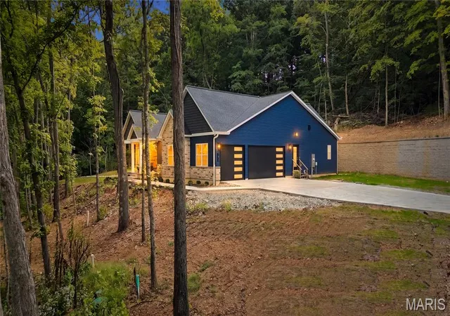 Photo 1 of Single family home for sale at 3406 Bluffs Dr, Eureka, MO 63025 | MLS# MIS26058362 | Listing updated on 2026-10-05