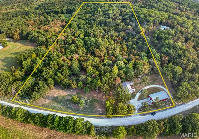 Photo 2 of Single family home for sale at 18095 County Rd 4160, Saint James, MO 65559 | MLS# MIS26058363 | Listing updated on 2026-09-21