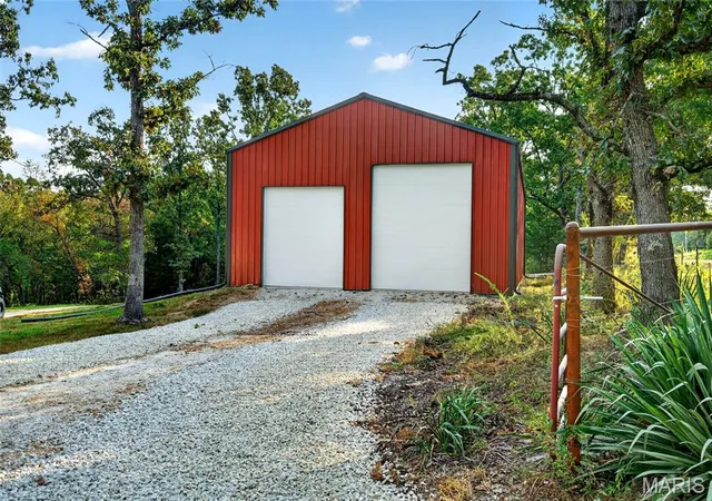 Photo 3 of Single family home for sale at 18095 County Rd 4160, Saint James, MO 65559 | MLS# MIS26058363 | Listing updated on 2026-09-21