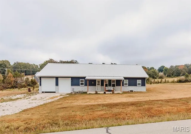 Single family home for sale at 22950 Pin Oak Dr, Lebanon, MO 65536 | MLS# MIS26058375