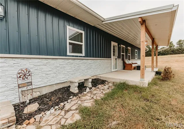 Photo 2 of Single family home for sale at 22950 Pin Oak Dr, Lebanon, MO 65536 | MLS# MIS26058375 | Listing updated on 2026-09-23