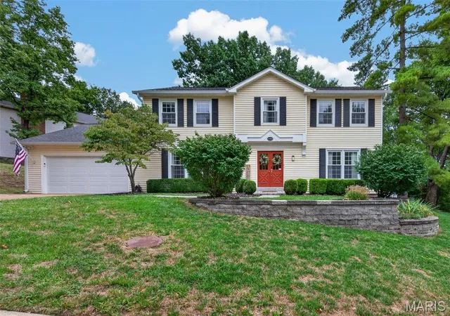 Photo 1 of Sale Pending at 14980 Claymont Ests Dr, Chesterfield, MO 63017 | MLS# MIS26058381 | Listing updated on 2026-09-29