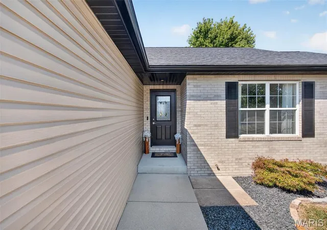 Photo 4 of Single family home for sale at 85 Whistling Straits Dr, Highland, IL 62249 | MLS# MIS26058392 | Listing updated on 2026-10-15