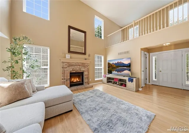 Photo 3 of Single family home for sale at 630 Cascade Lake Dr, Ballwin, MO 63021 | MLS# MIS26058400 | Listing updated on 2026-10-06